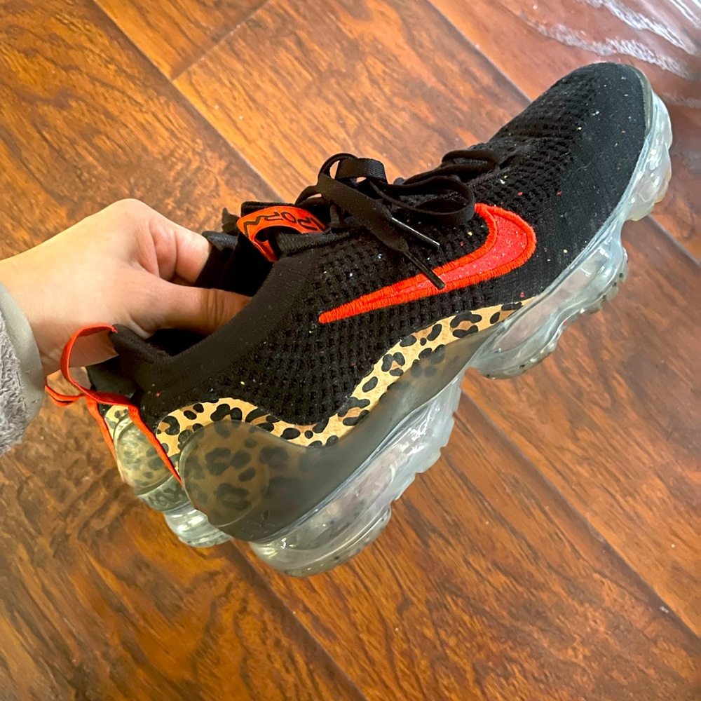SOLD!! Nike flyknit